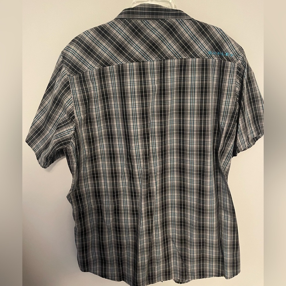 🎉2/$15 Oakley Men's Black and Gray Checkered Shirt - Picture 5 of 6